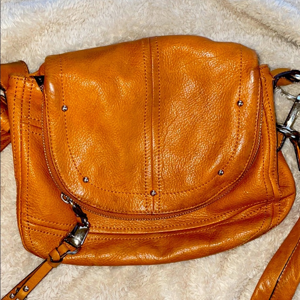 B makowsky purse camel leather